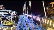 Die Booster Auffahrt beschleunigt die Fahrgäste katapultartig auf 13 Meter Höhe - Heidi The Coaster (©Fotp: Martin Schmitz